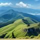 日本电影史研究学者山田敬一头像照片，戴眼镜，背景为书架